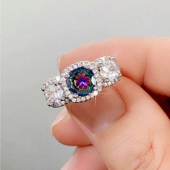 CUBIC ZIRCONIUM SILVER TONE RING - Picture 3 of 6